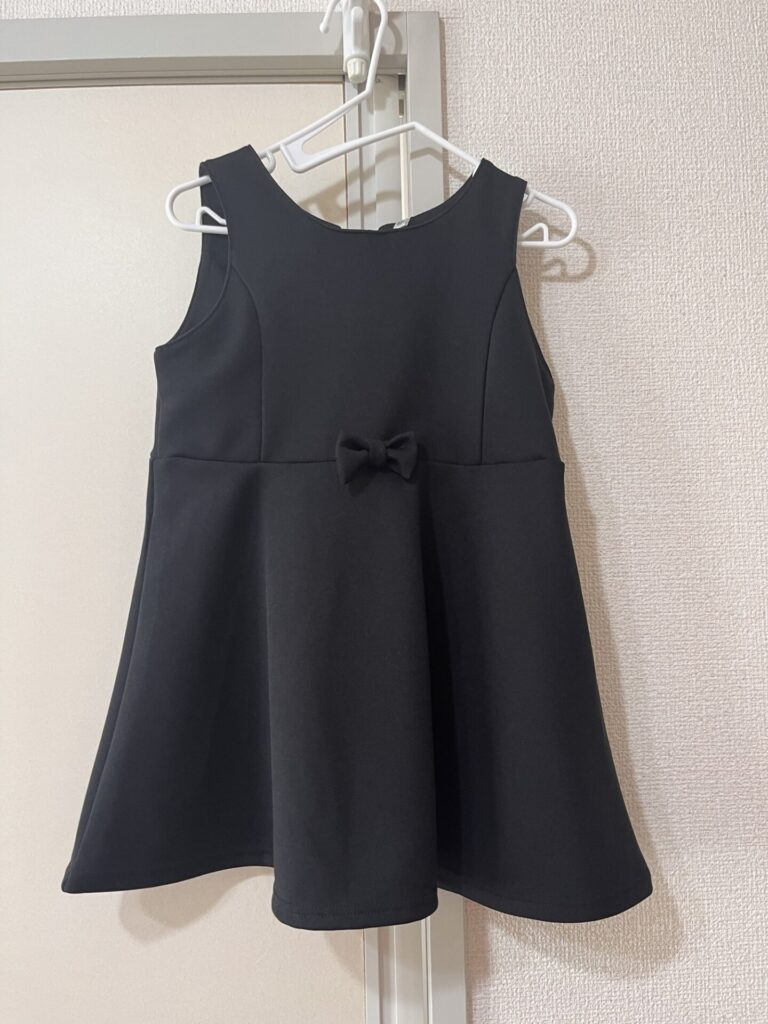黒のリボン付きフォーマル靴（西松屋で購入）