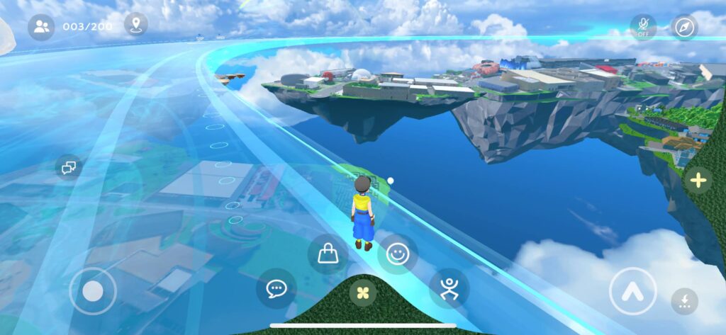 バーチャル万博のプレイ画面。大屋根リングからの景色。青く透明な大屋根リングと空に浮かぶ万博会場（夢洲）。