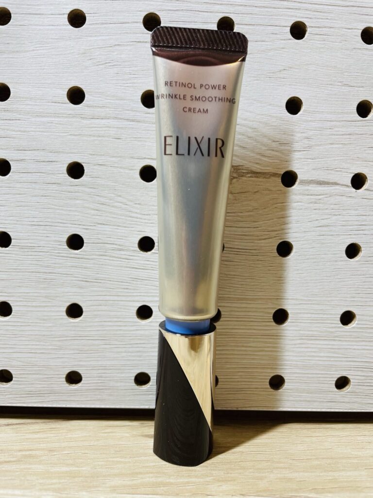 エリクシール レチノパワー リンクルクリームSのパッケージ正面を撮影した写真
