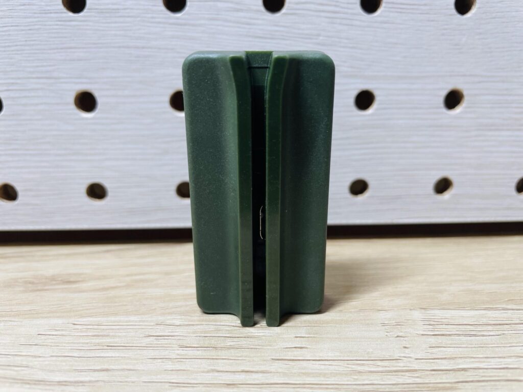 MIDORIのレターカッター本体を正面から見た様子。
