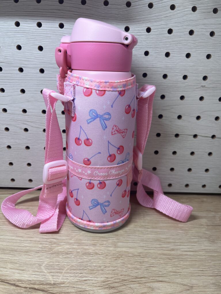 象印シームレスせんの子ども用水筒