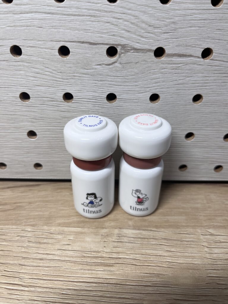 アエナで購入したティルナスのサンリットパールティント2色を並べた写真。