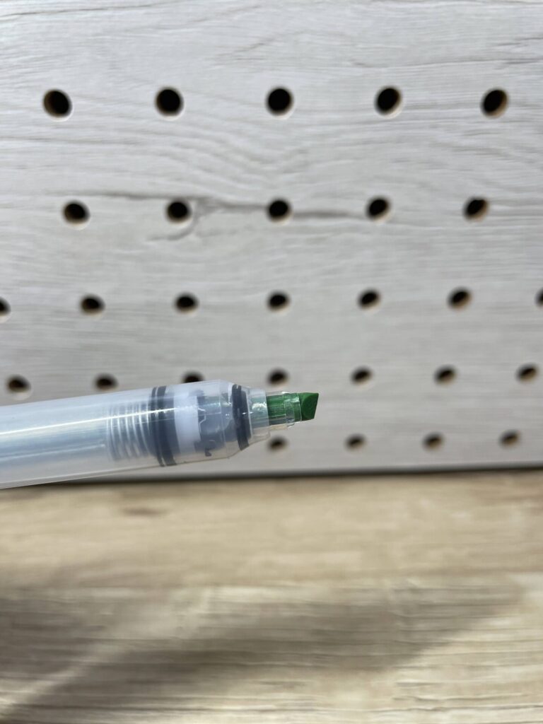 無印良品のノック式蛍光ペンのペン先
