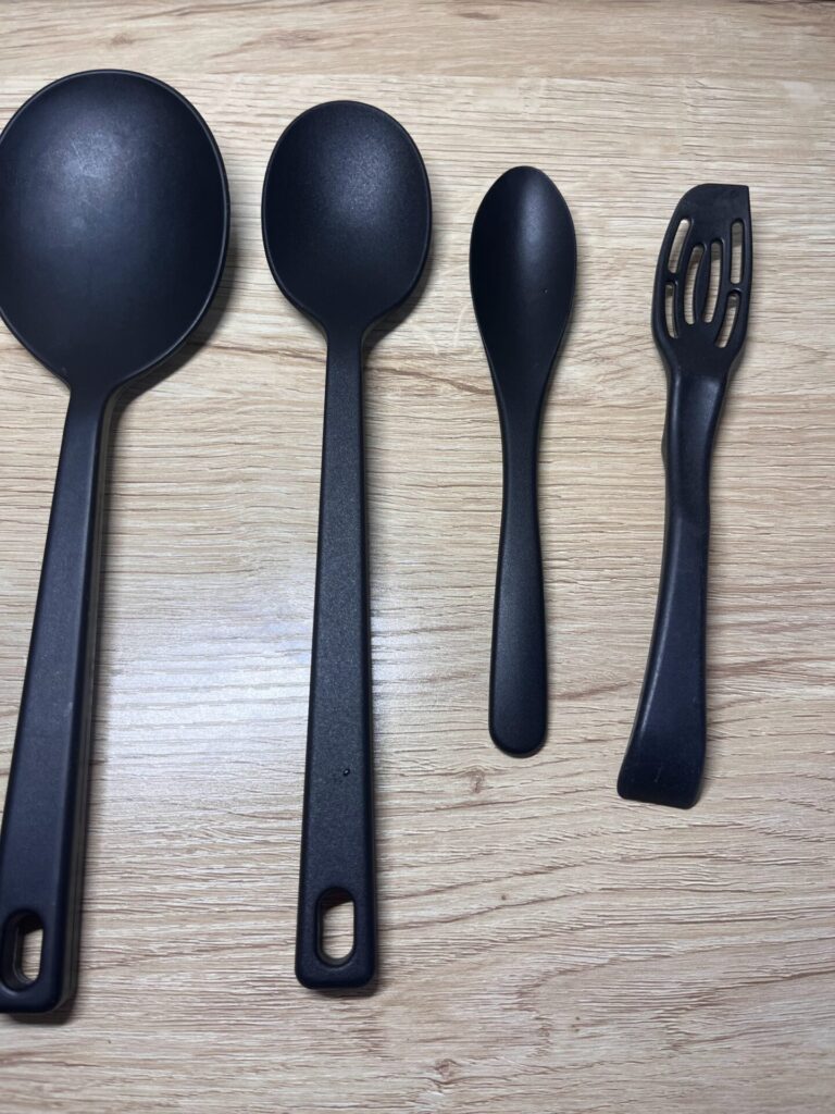 muji-silicone-spoon-comparison.webp