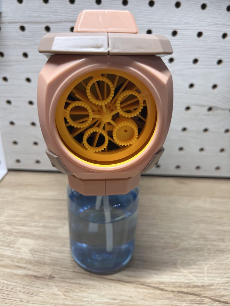 複数のリングが付いたスタンダードプロダクツのシャボン玉メーカーの正面