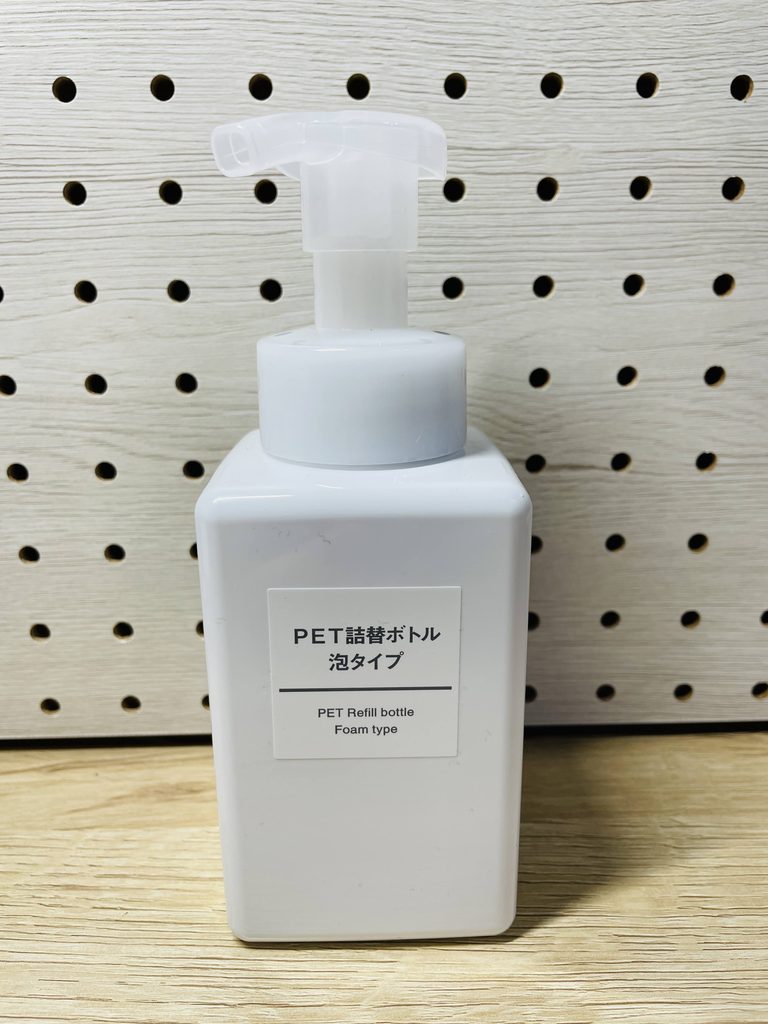 ハンドソープ用に使っている無印良品の四角いPET詰替ボトル泡タイプ400mL